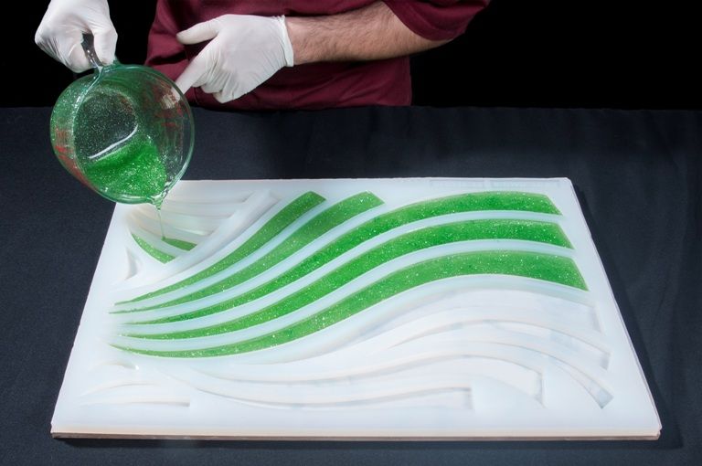 Stampi per Alzate Artistiche Il tablet in silicone permette di creare alzate artistiche e centrotavola per buffet in zucchero e cioccolato.